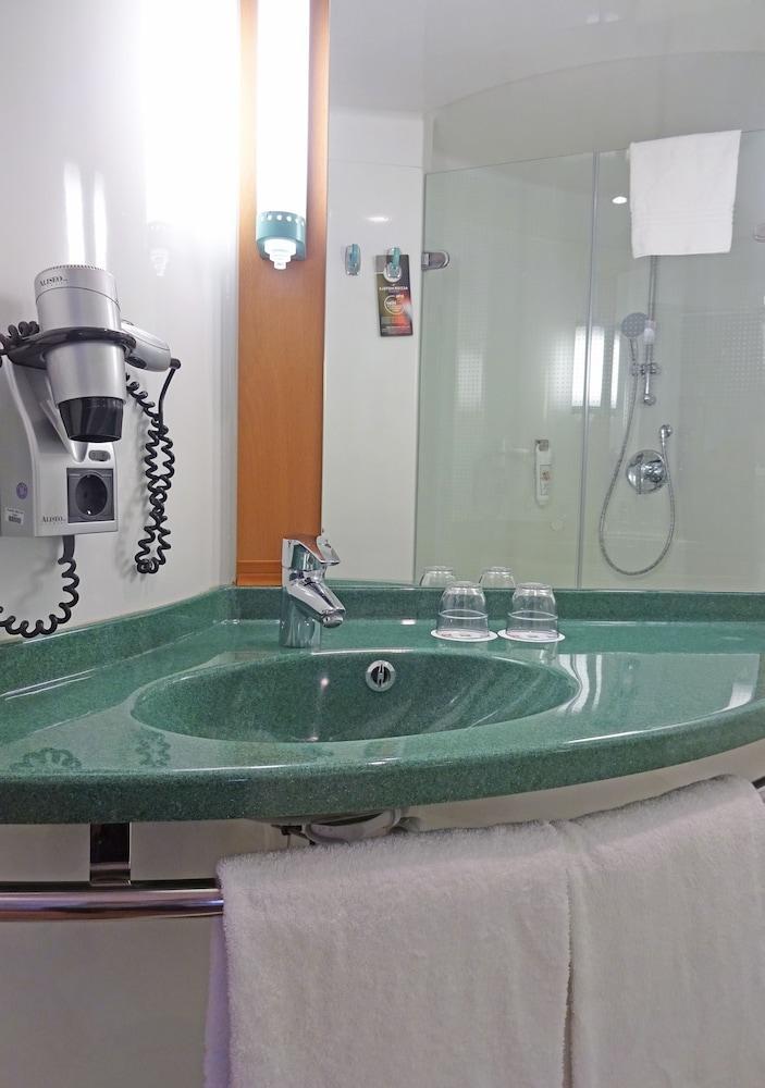 Hotel Ibis Koeln Frechen Esterno foto