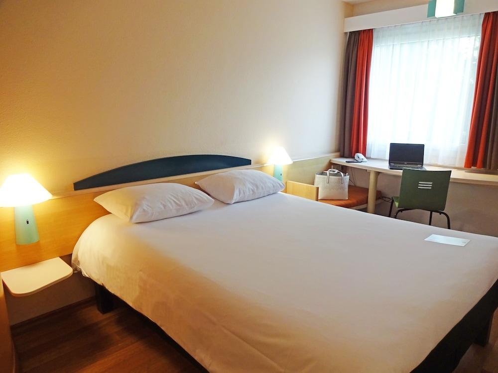 Hotel Ibis Koeln Frechen Esterno foto